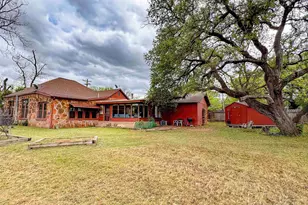 1209 Oatman St, Llano, TX 78643 - Photo 1