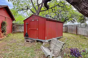 1209 Oatman St, Llano, TX 78643 - Photo 12