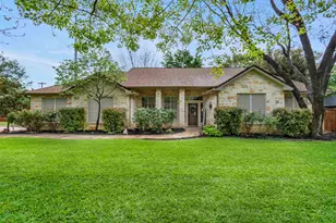 267 Meadowlakes Dr, Meadowlakes, TX 78654 - Photo 1