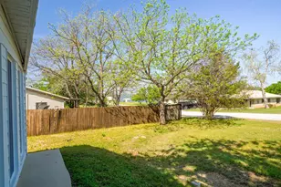 103 Chism St, Burnet, TX 78611 - Photo 32