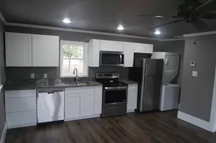 104A W Wallace St, Llano, TX 78643 - Photo 6