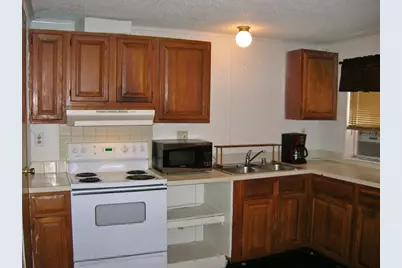 207 E Elm Street, Burnet, TX 78611 - Photo 6