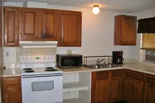 207 E Elm St, Burnet, TX 78611 - Photo 6