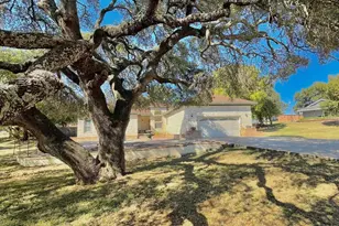 110 Llano Oaks Dr, Llano, TX 78643 - Photo 22