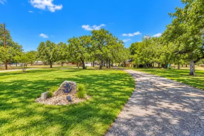 724 S Chaparral, Burnet, TX 78611 - Photo 2