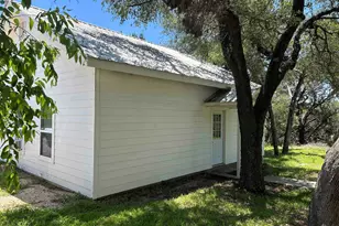 360 Darwin Dr, Burnet, TX 78611 - Photo 30
