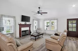 360 Darwin Dr, Burnet, TX 78611 - Photo 6