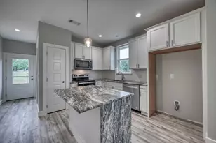 1915 Willow St, Kingsland, TX 78639 - Photo 6