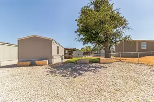 217 E Castleshoals Dr, Granite Shoals, TX 78654 - Photo 6