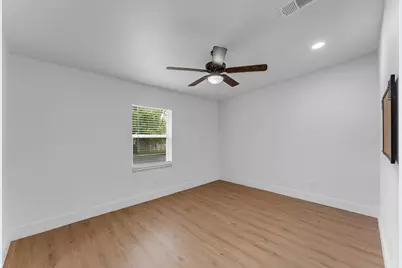 407 E Kerr Street, Burnet, TX 78611 - Photo 16