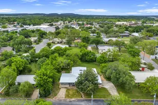 407 E Kerr St, Burnet, TX 78611 - Photo 4