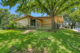 104 Bluebird Ln, Highland Haven, TX 78654 - Photo 18