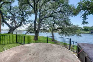 104 Bluebird Ln, Highland Haven, TX 78654 - Photo 10