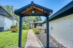 104 Bluebird Ln, Highland Haven, TX 78654 - Photo 6