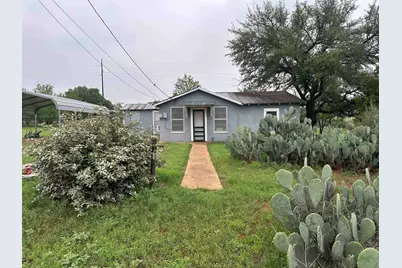 509 E Austin, Llano, TX 78643 - Photo 1