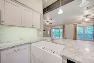 320 Lucy Ln, Horseshoe Bay, TX 78657 - Photo 12