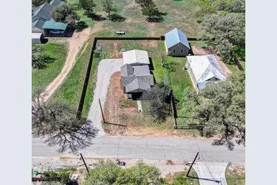 103 N Avenue Q, Johnson City, TX 78636 - Photo 12