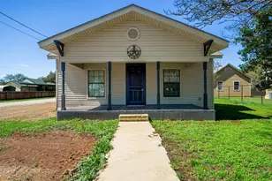 103 N Ave Q, Johnson City, TX 78636 - Photo 2