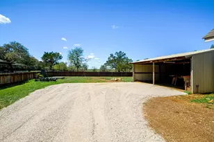 103 N Ave Q, Johnson City, TX 78636 - Photo 14