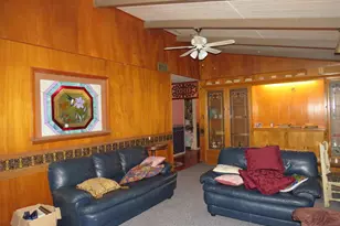110 W Lakecrest Dr, Bluffton, TX 78607 - Photo 8