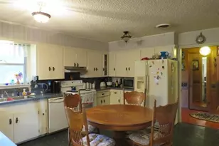110 W Lakecrest Dr, Bluffton, TX 78607 - Photo 14