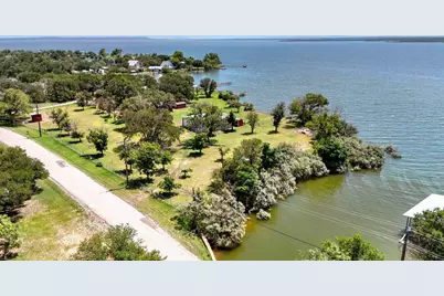 110 W Lakecrest Drive, Bluffton, TX 78607 - Photo 36