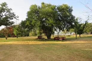 110 W Lakecrest Dr, Bluffton, TX 78607 - Photo 36