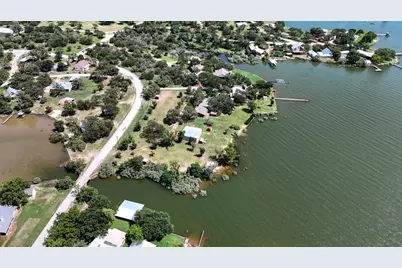 110 W Lakecrest Drive, Bluffton, TX 78607 - Photo 32
