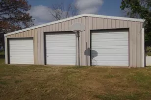 110 W Lakecrest Dr, Bluffton, TX 78607 - Photo 10