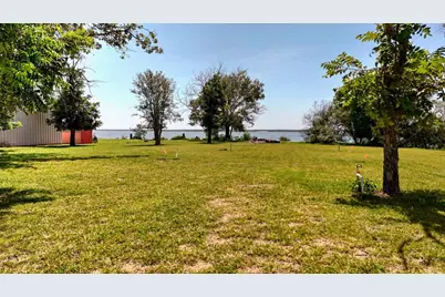 110 W Lakecrest Drive, Bluffton, TX 78607 - Photo 40