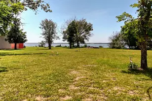 110 W Lakecrest Dr, Bluffton, TX 78607 - Photo 40