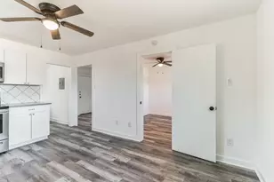 124 E Castlebriar Dr, Granite Shoals, TX 78654 - Photo 8
