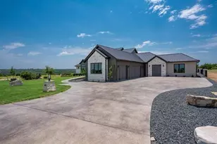 101 Meadow Beauty, Horseshoe Bay, TX 78657 - Photo 2