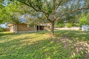 405 E Granite St, Llano, TX 78643 - Photo 36
