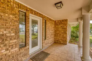 405 E Granite St, Llano, TX 78643 - Photo 6