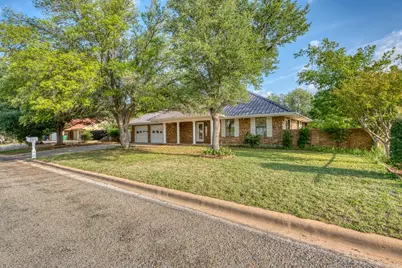 405 E Granite Street, Llano, TX 78643 - Photo 2