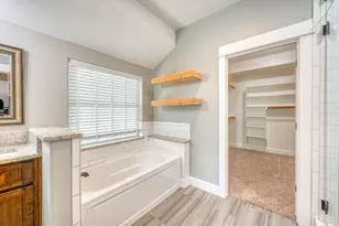 107 Marion St, Meadowlakes, TX 78654 - Photo 14