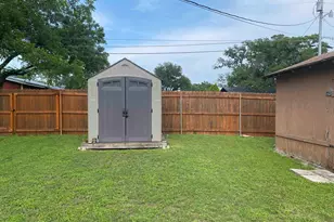 725 N W, Burnet, TX 78611 - Photo 22