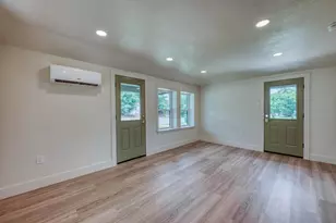604 E Luce St, Llano, TX 78643 - Photo 4
