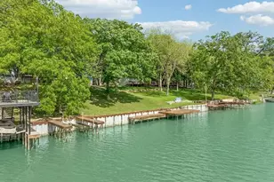360 Shangrila Ln, New Braunfels, TX 78130 - Photo 2
