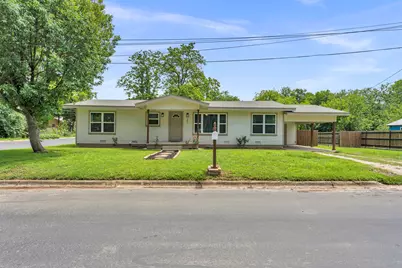 209 E Live Oak St, Burnet, TX 78611 - Photo 2