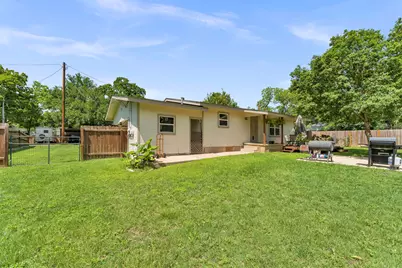 209 E Live Oak St, Burnet, TX 78611 - Photo 22