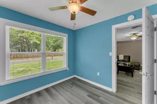 209 E Live Oak St, Burnet, TX 78611 - Photo 6