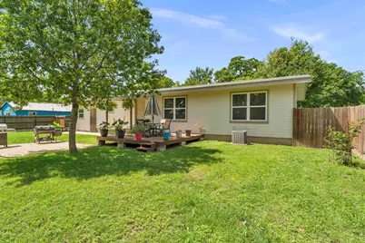 209 E Live Oak St, Burnet, TX 78611 - Photo 24