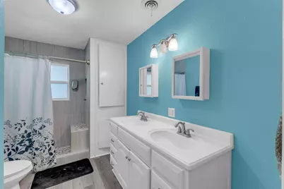 209 E Live Oak St, Burnet, TX 78611 - Photo 14