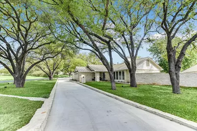 703 Red Sails, Horseshoe Bay, TX 78657 - Photo 2