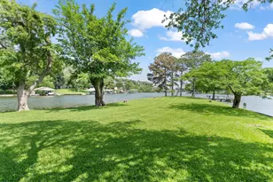 327 Mountain View Dr, Sunrise Beach, TX 78643 - Photo 4