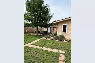 1306 E Wallace St., Llano, TX 78643 - Photo 2