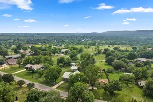 210 N River Oaks Dr, Burnet, TX 78611 - Photo 4