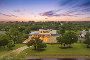 814 The Trails Pkwy Pkwy, Horseshoe Bay, TX 78657 - Photo 2